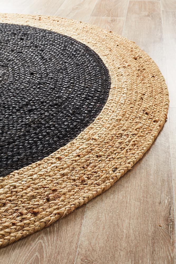 Vestibulum Rug - Black.