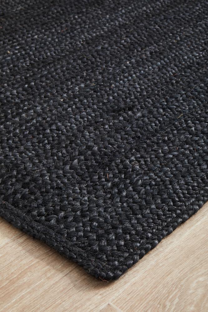 Byron Runner Rug - Black.