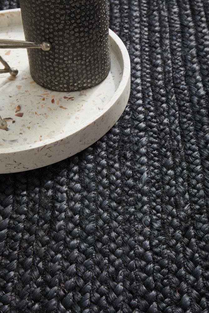 Byron Runner Rug - Black.
