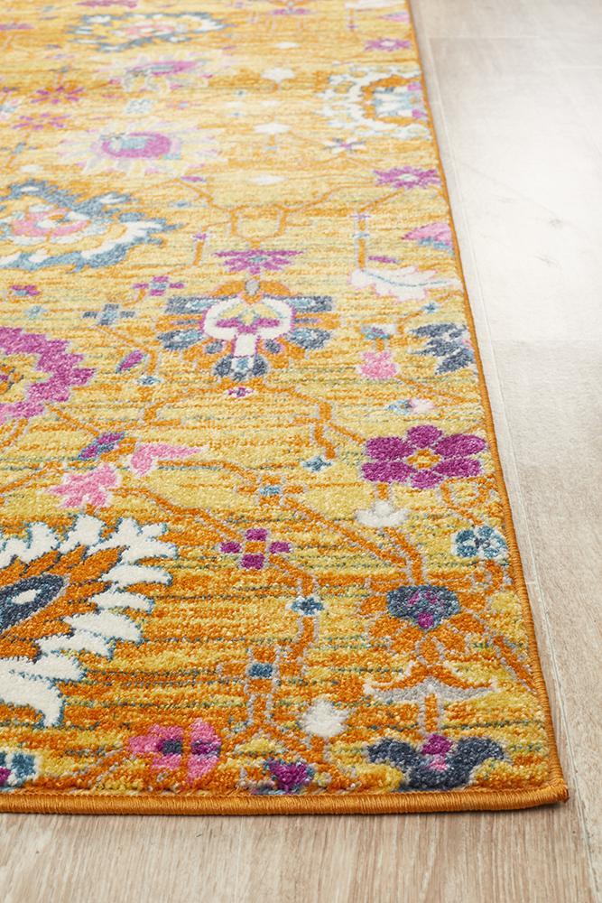 Akkadian Rug - Rust.