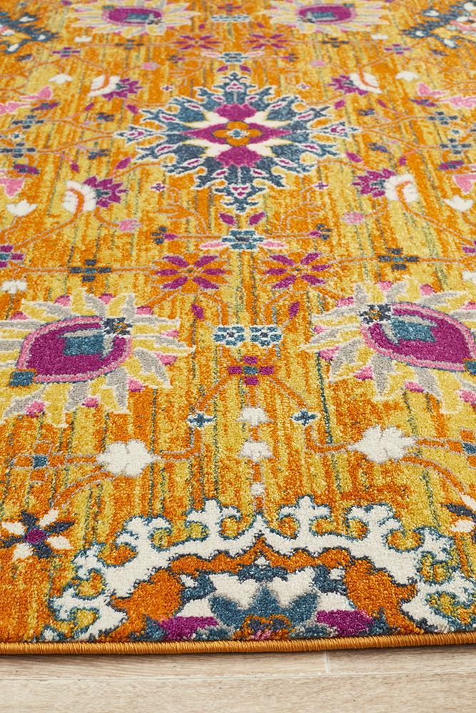 Akkadian Rug - Rust.