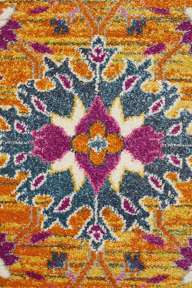 Akkadian Rug - Rust.