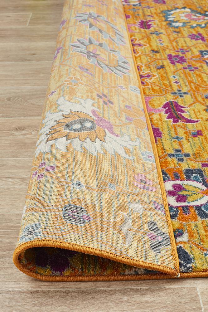 Akkadian Rug - Rust.