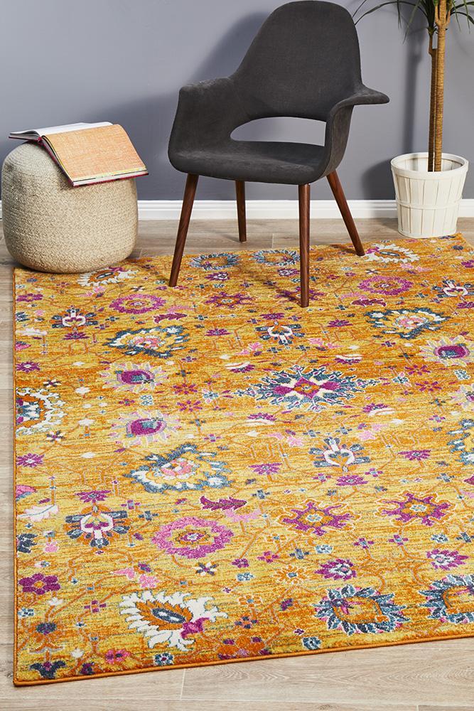 Akkadian Rug - Rust.