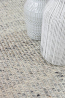 Parko Wool Ivory Grey Rug.