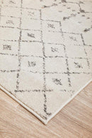Monochrome Rug - Elsa.