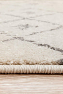 Monochrome Rug - Elsa.