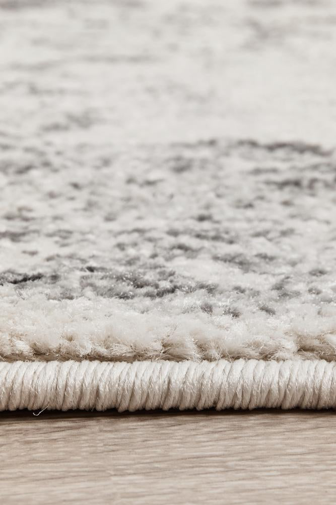 Monochrome Rug - Rita.