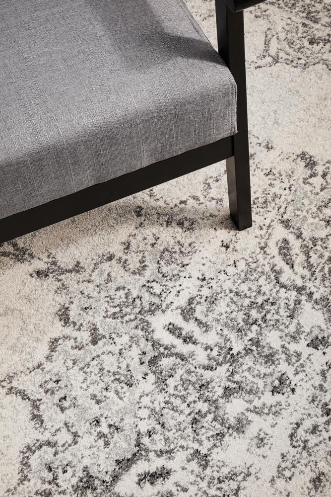Monochrome Rug - Rita.