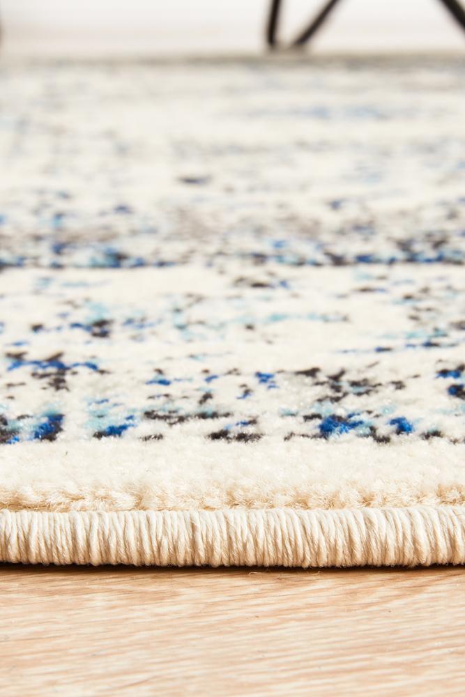 Waken Round Rug - White Mist.