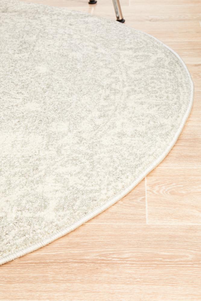 Waken Round Rug - Silver Shine.