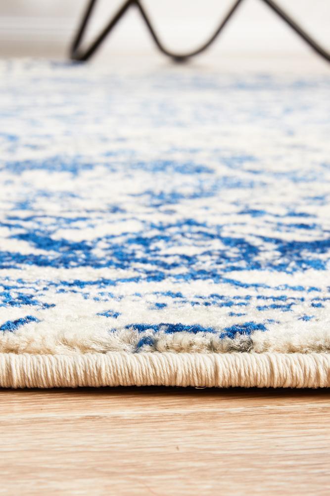 Waken Round Rug - White Horizon.