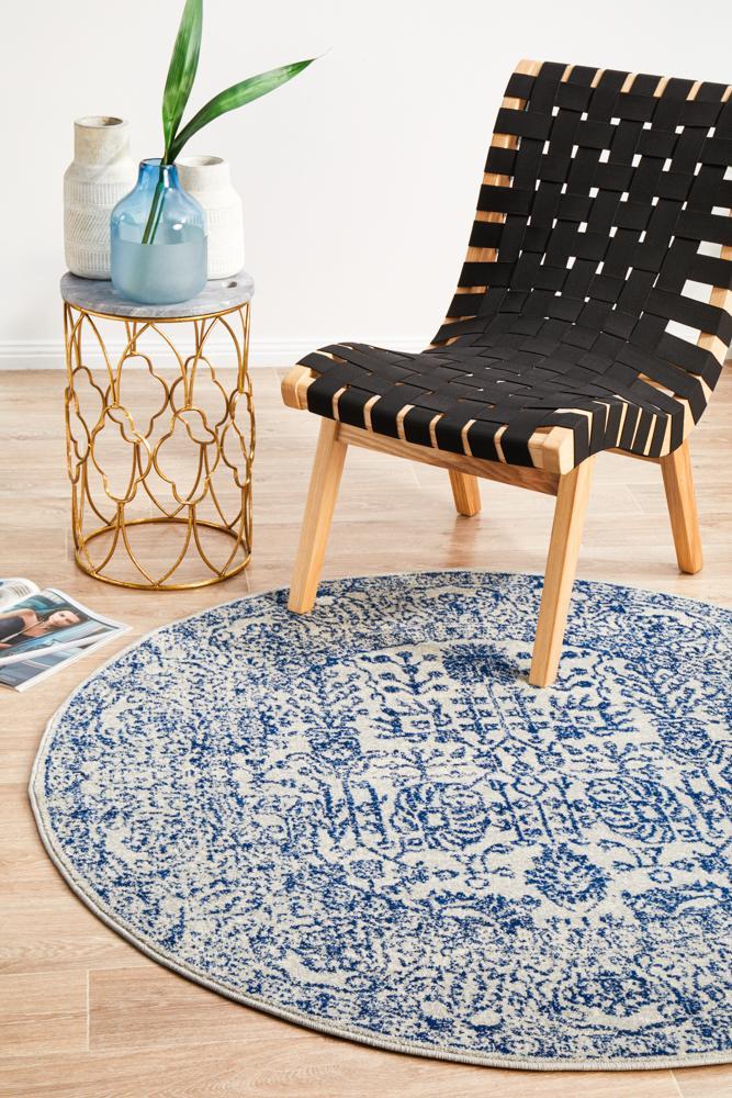 Waken Round Rug - Blue Frost.