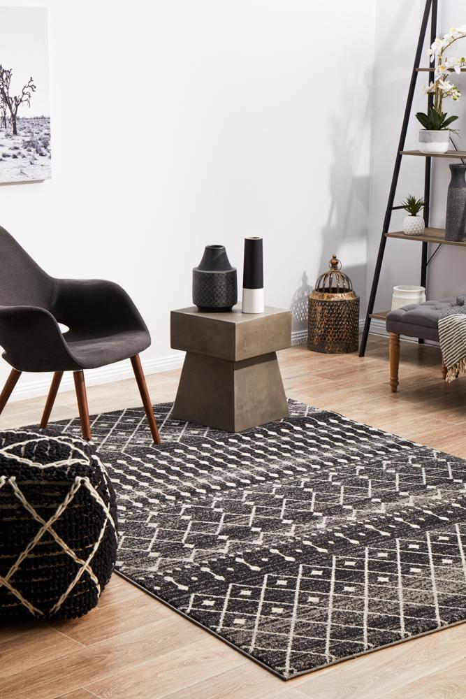 Waken Rug - Black.
