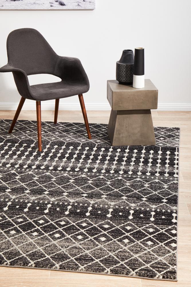 Waken Rug - Black.