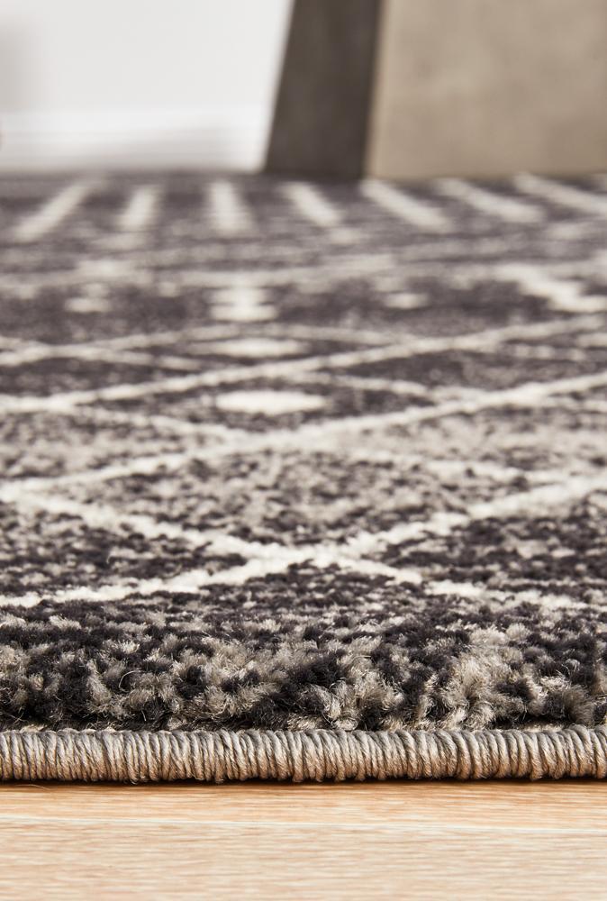 Waken Rug - Black.