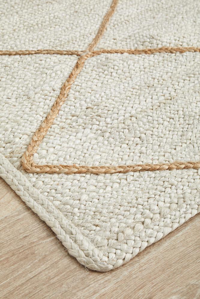 Cooroy 222 White Runner Rug.