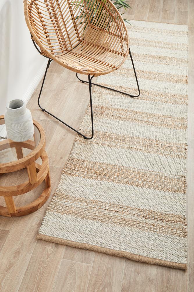 Cooroy 555 Natural White Runner Rug.