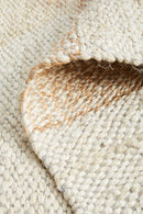 Cooroy 555 Natural White Runner Rug.