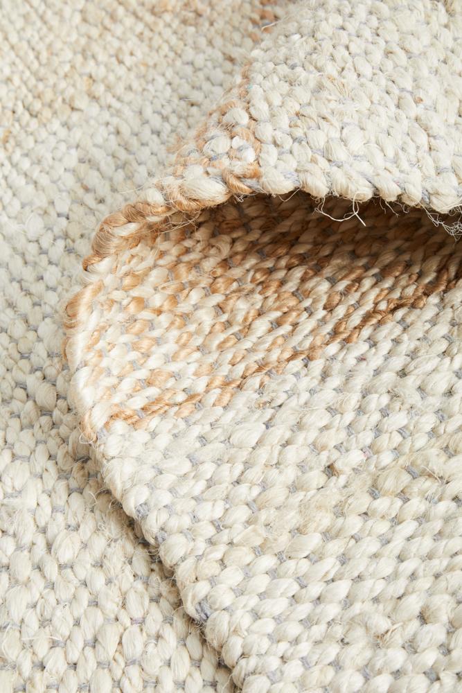 Cooroy 555 Natural White Runner Rug.