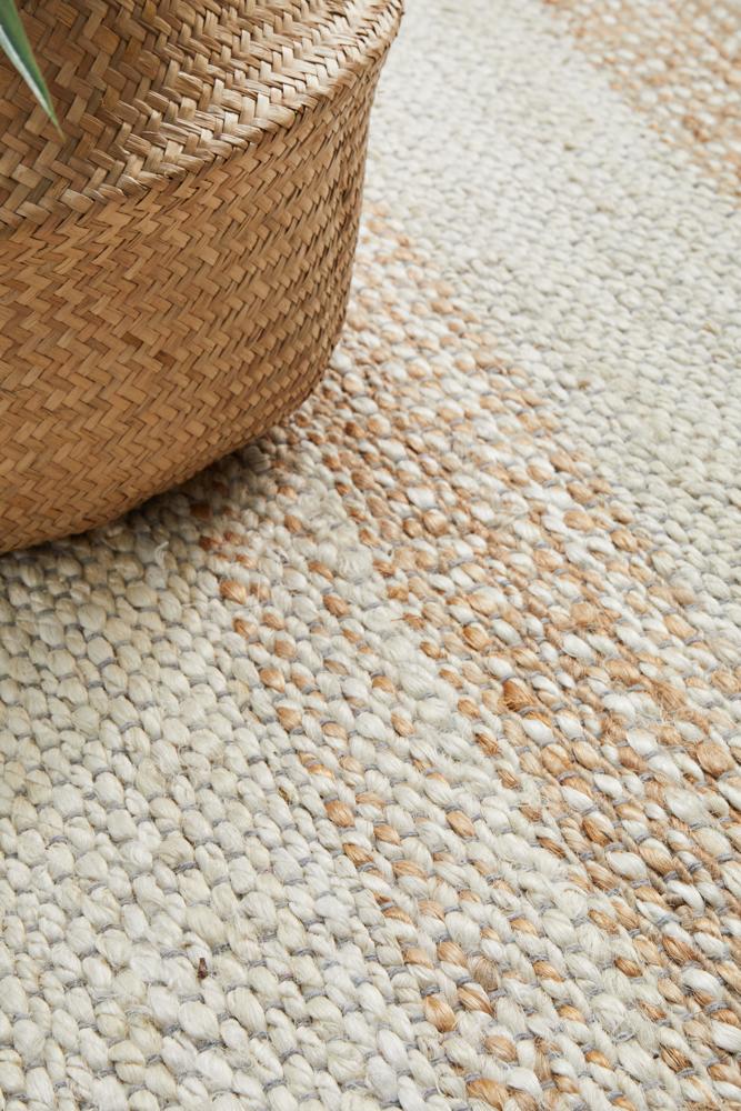 Cooroy 555 Natural White Rug.