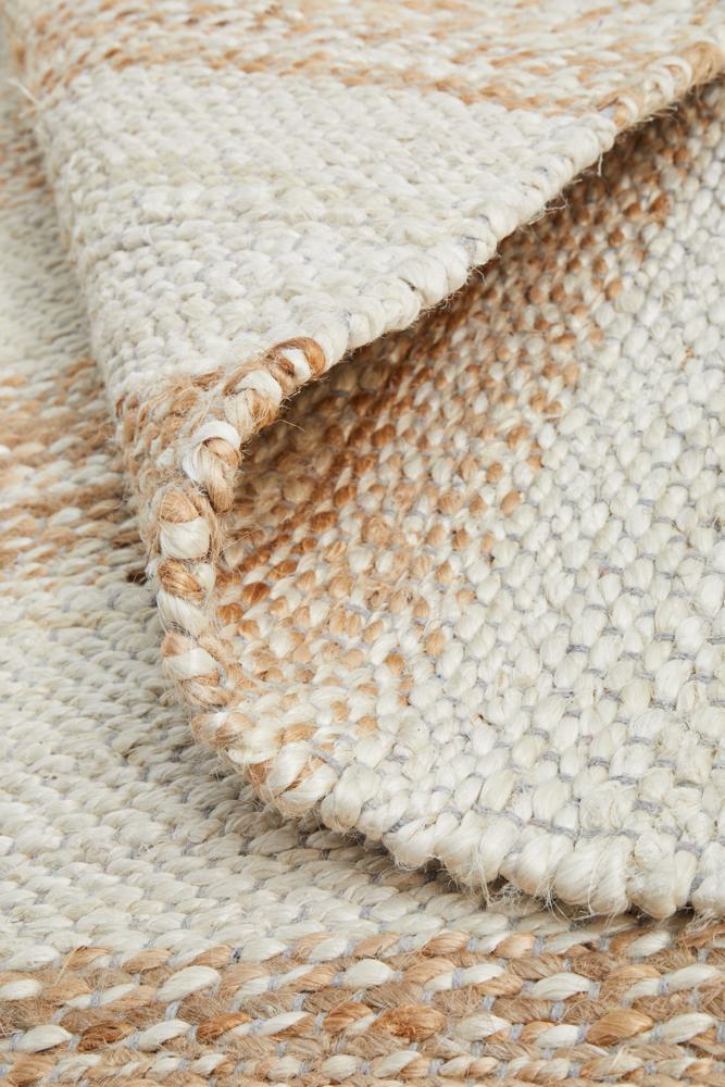 Cooroy 555 Natural White Rug.