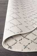 Bayview Selma White Grey Tribal Round Rug.