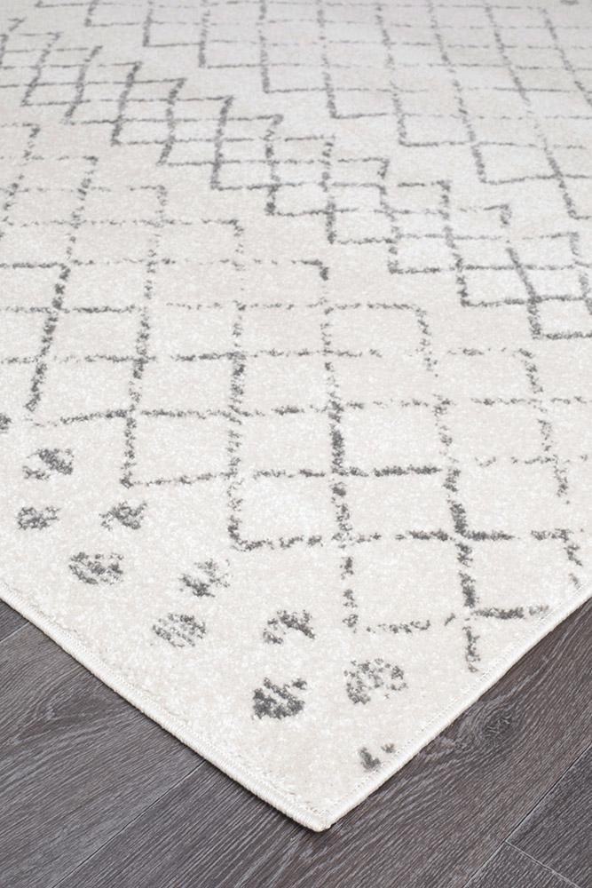 Bayview Selma White Grey Tribal Rug.