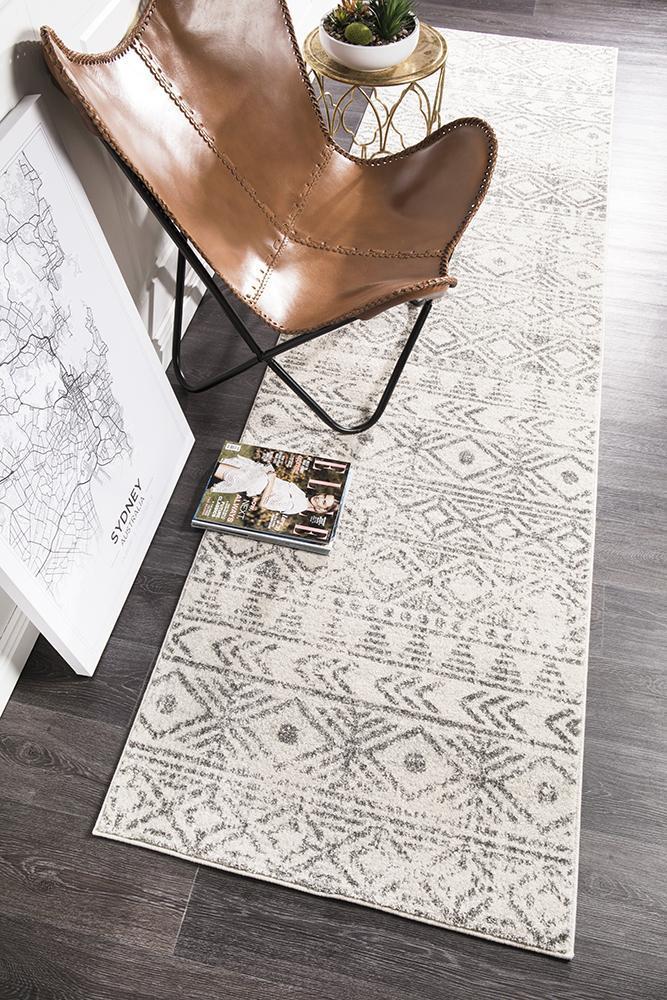 Bayview Ismail White Grey Rustic Runner Rug.