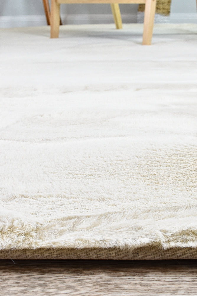 super Soft Shaggy Beige Rug.
