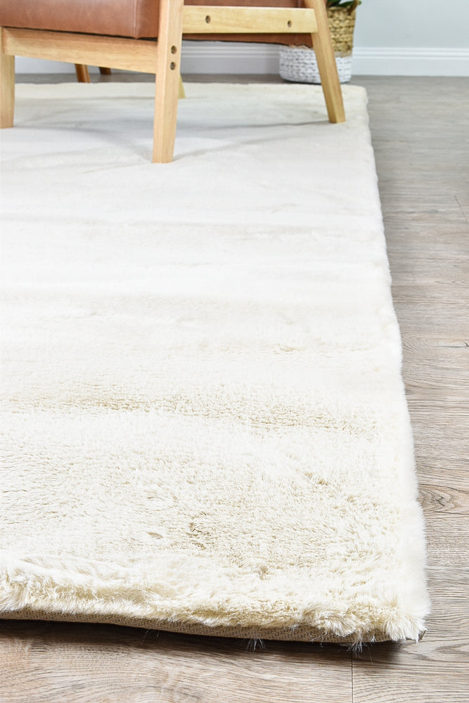 super Soft Shaggy Beige Rug.