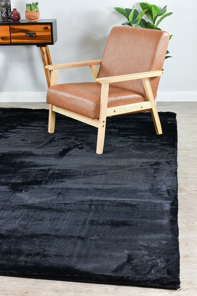 super Soft Shaggy Black Rug.