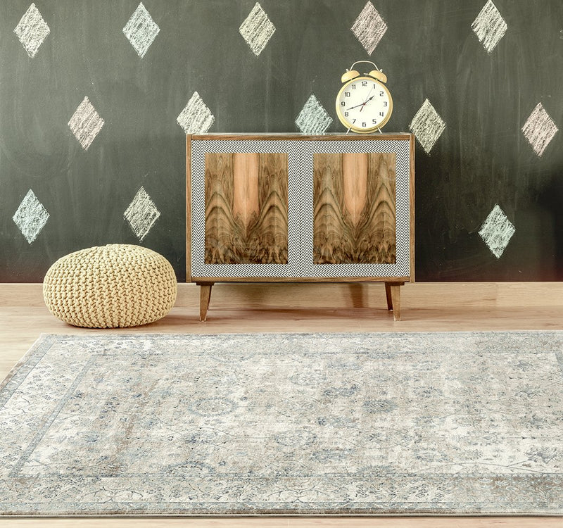 Rhode Esquire Vine Traditional Cream Rug.