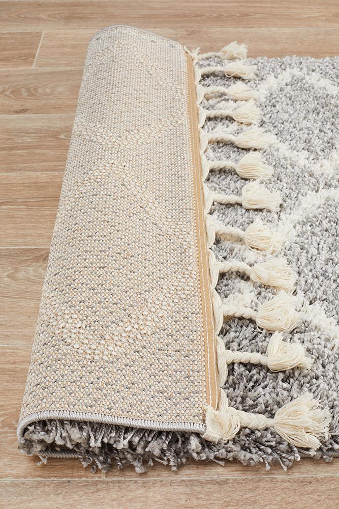 Kesar 11 Silver Runner Rug.