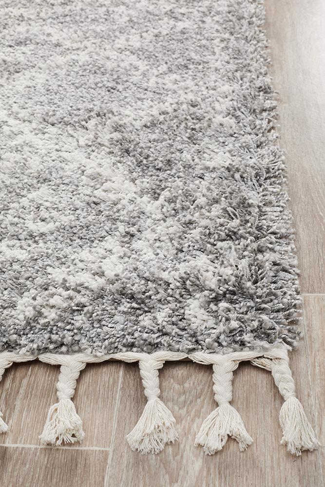 Kesar 33 Silver Runner Rug.