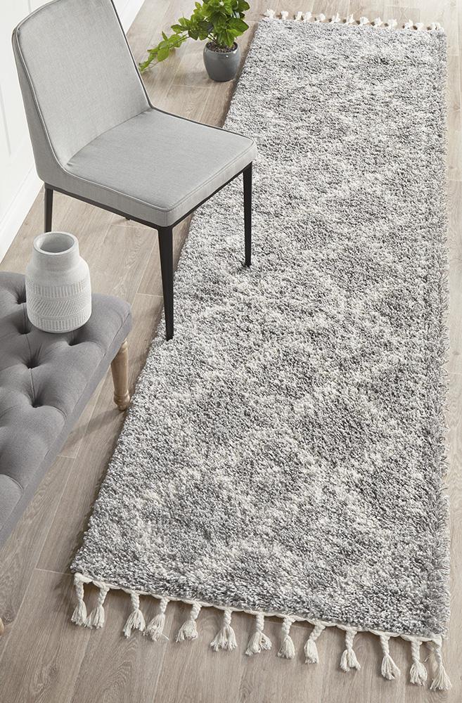 Kesar 33 Silver Runner Rug.