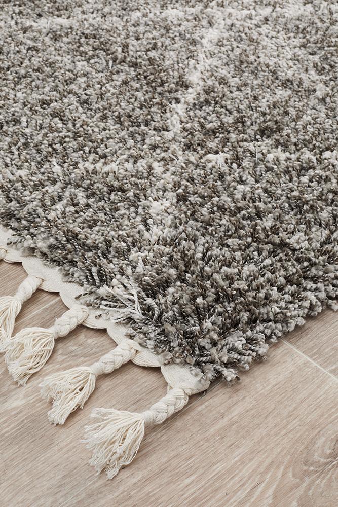 Kesar 44 Grey Runner Rug.