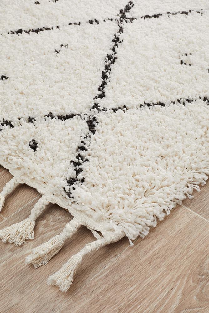 Kesar 44 White Runner Rug.