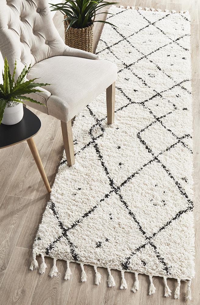 Kesar 44 White Runner Rug.