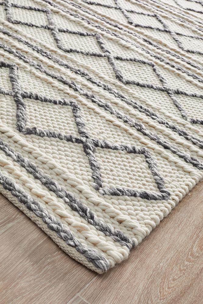 Studio Milly Textured Woollen Rug White Grey.