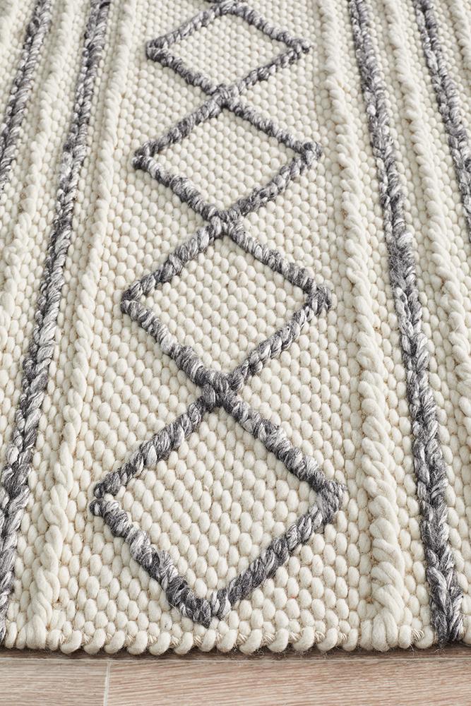 Studio Milly Textured Woollen Rug White Grey.