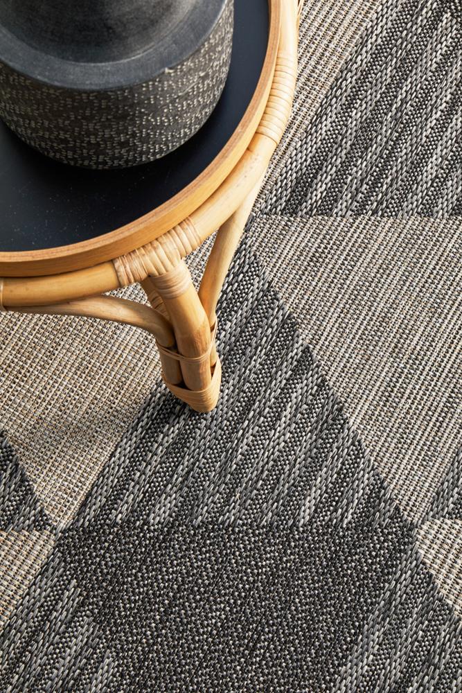 Culture Terrace 5503 Black.