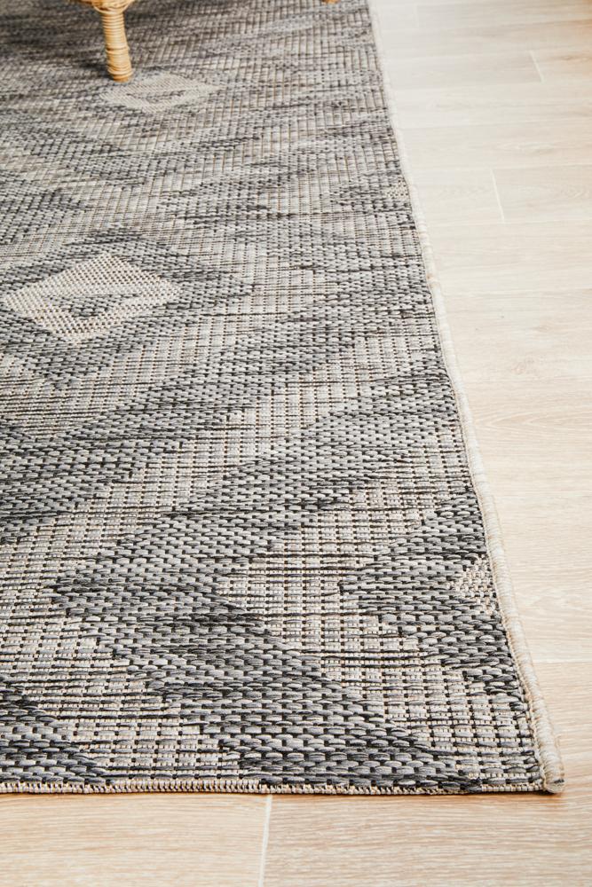 Culture Terrace 5504 Black.